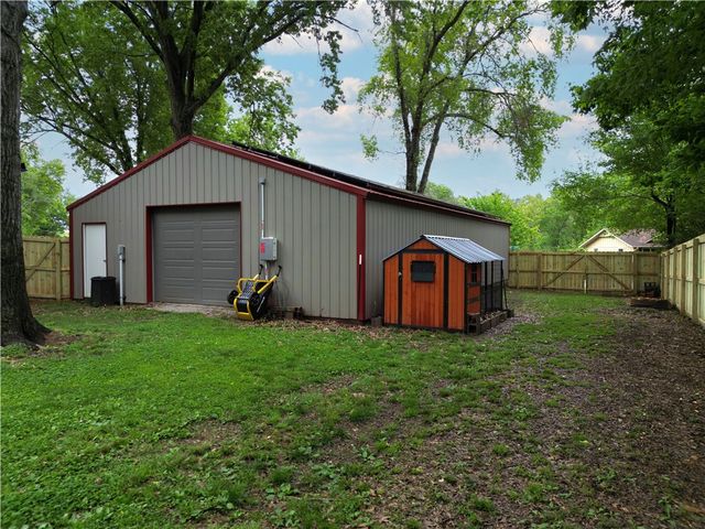 701 E Pleasant Vw, Rogers, AR 72756