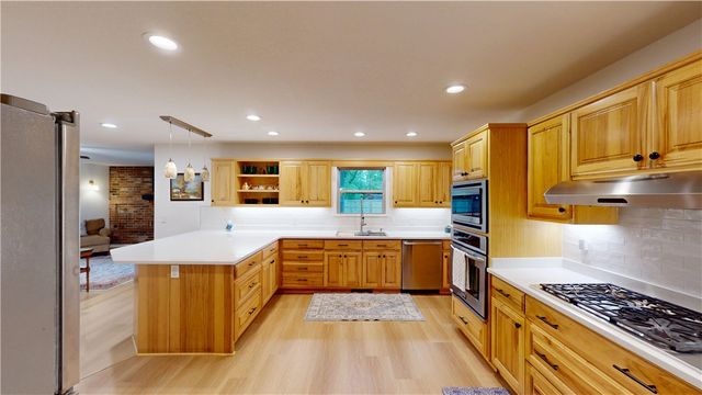 701 E Pleasant Vw, Rogers, AR 72756
