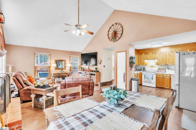 130 Conway Drive, Fountain Inn, SC 29644