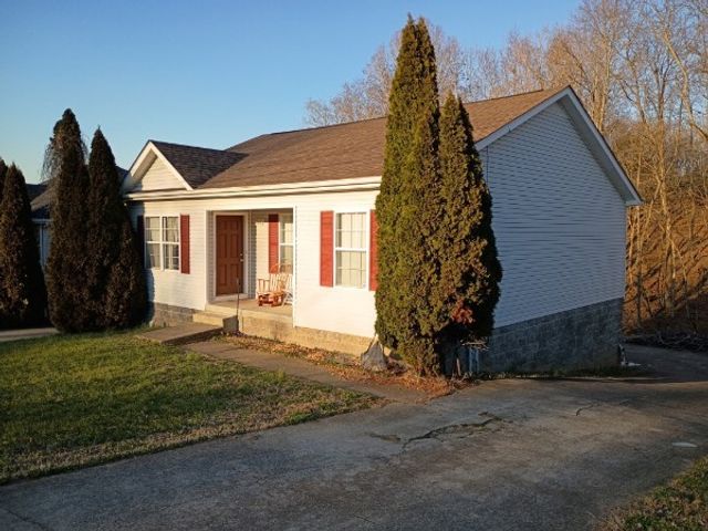 2948 Core Dr, Clarksville, TN 37040