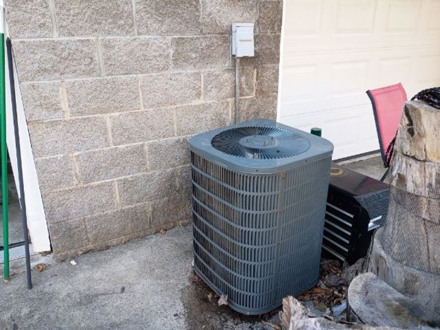 2948 Core Dr, Clarksville, TN 37040