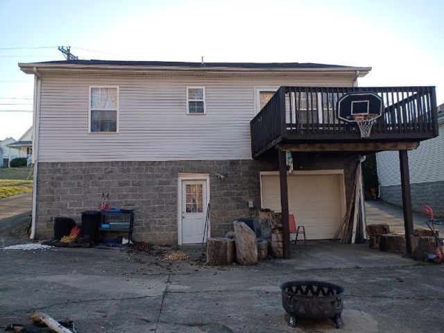 2948 Core Dr, Clarksville, TN 37040