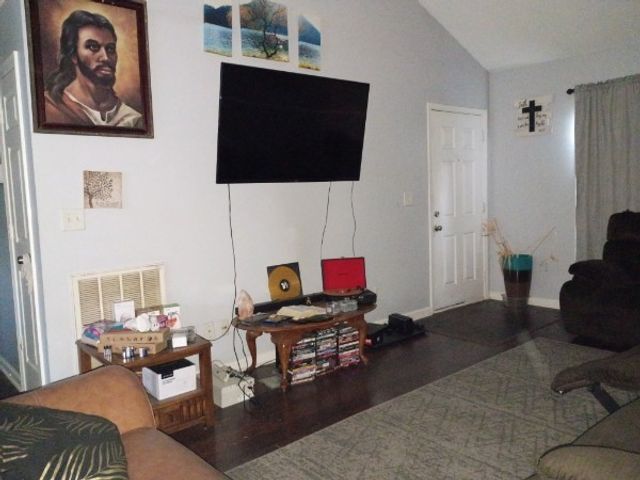 2948 Core Dr, Clarksville, TN 37040