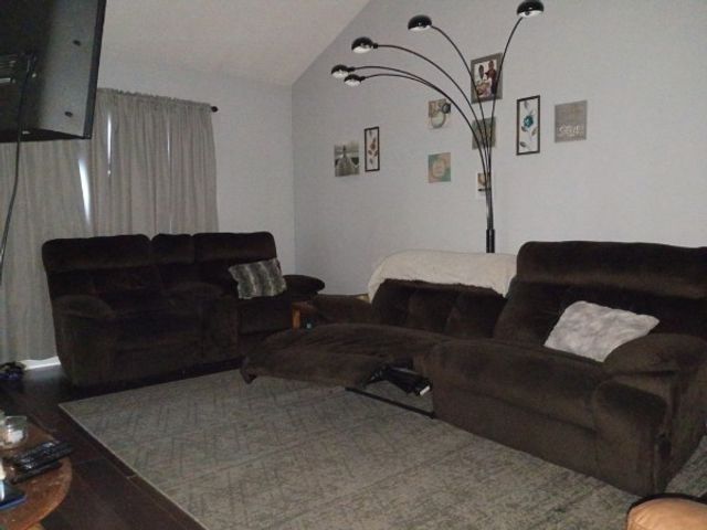 2948 Core Dr, Clarksville, TN 37040