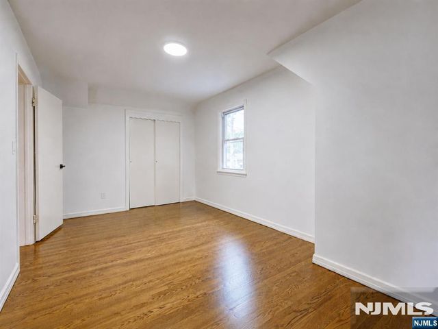 4-21 Saddle River Road 2, Fair Lawn, NJ 07410