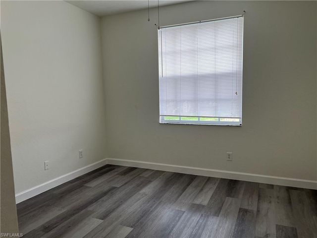 4650 Saint Croix LN 725, Naples, FL 34109
