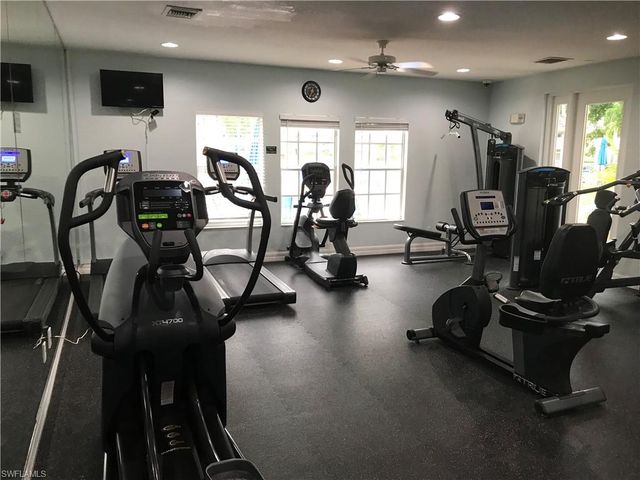 4650 Saint Croix LN 725, Naples, FL 34109