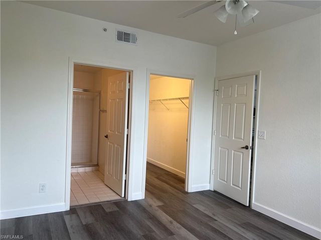 4650 Saint Croix LN 725, Naples, FL 34109