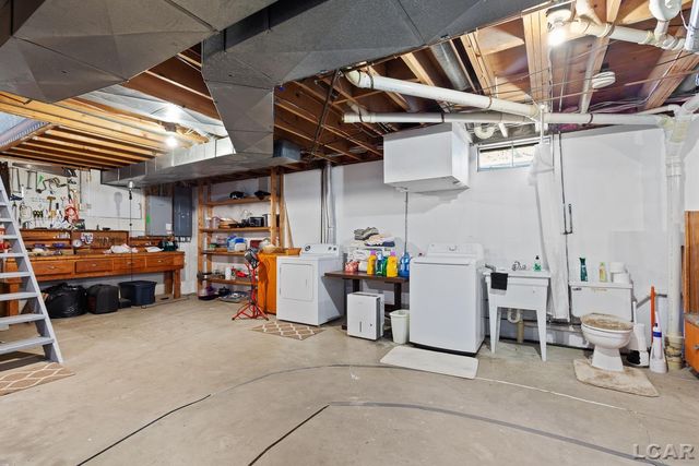 1312 Fairlane Drive, Adrian, MI 49221