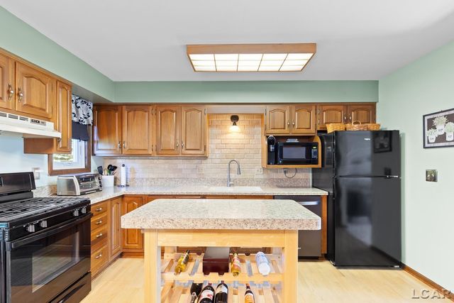 1312 Fairlane Drive, Adrian, MI 49221