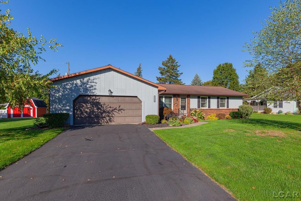 1312 Fairlane Drive, Adrian, MI 49221
