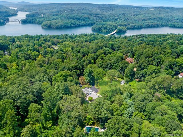 360 Crow Hill Road, Mount Kisco, NY 10549