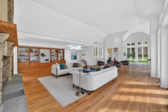 360 Crow Hill Road, Mount Kisco, NY 10549