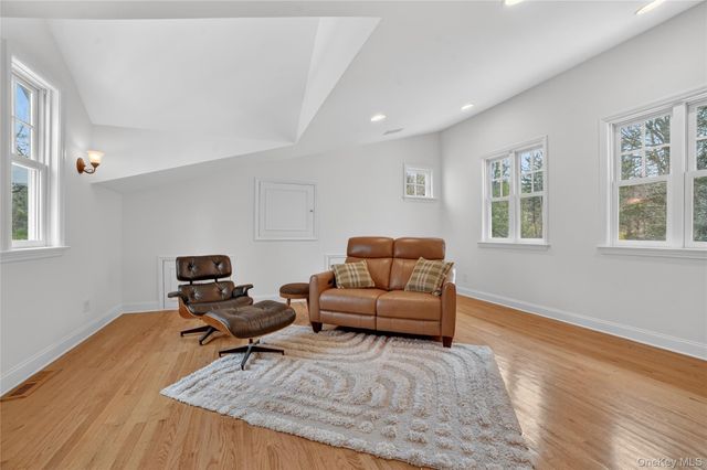 360 Crow Hill Road, Mount Kisco, NY 10549