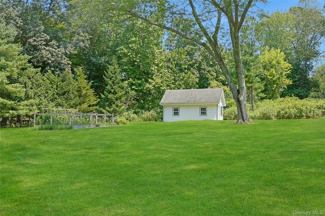 360 Crow Hill Road, Mount Kisco, NY 10549