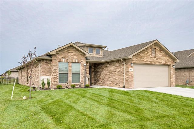 7546 Mccormick Drive, Shawnee, KS 66227