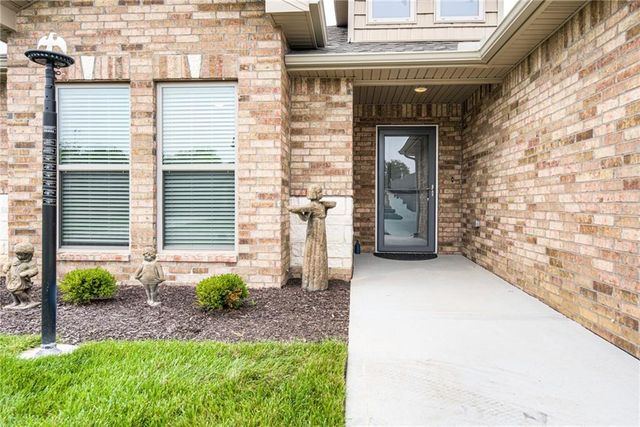7546 Mccormick Drive, Shawnee, KS 66227