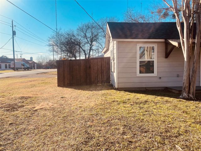 328 S Main Street, Cedar Hill, TX 75104
