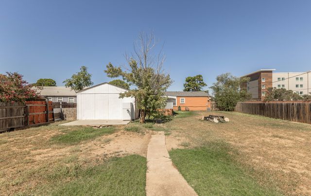 1101 65th Street, Lubbock, TX 79412
