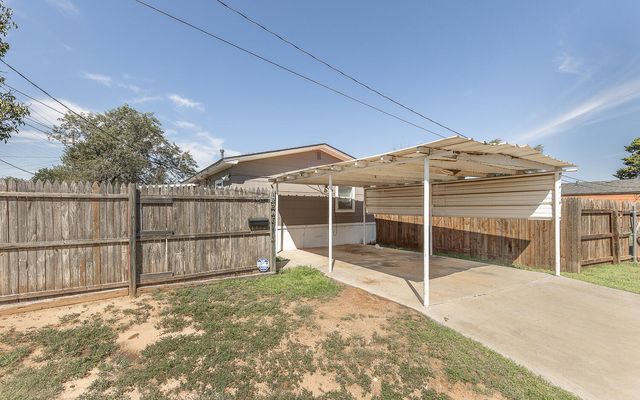 1101 65th Street, Lubbock, TX 79412