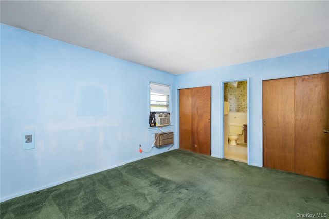 304 Violet Street, Massapequa Park, NY 11762