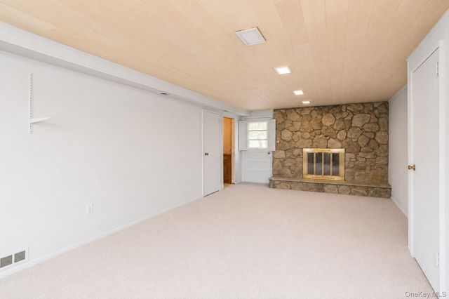 304 Violet Street, Massapequa Park, NY 11762