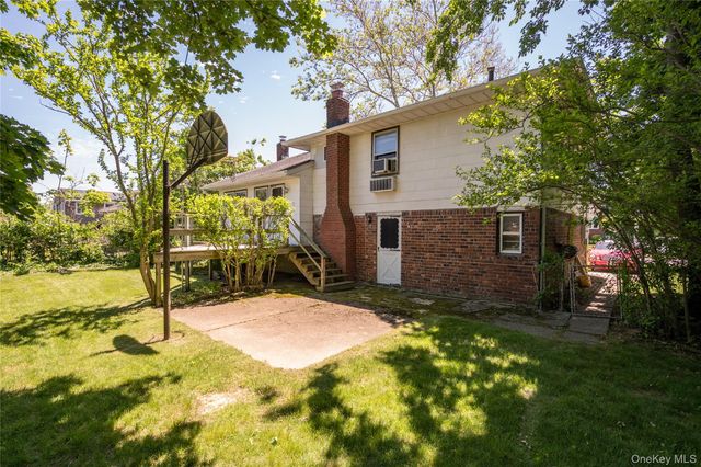 304 Violet Street, Massapequa Park, NY 11762