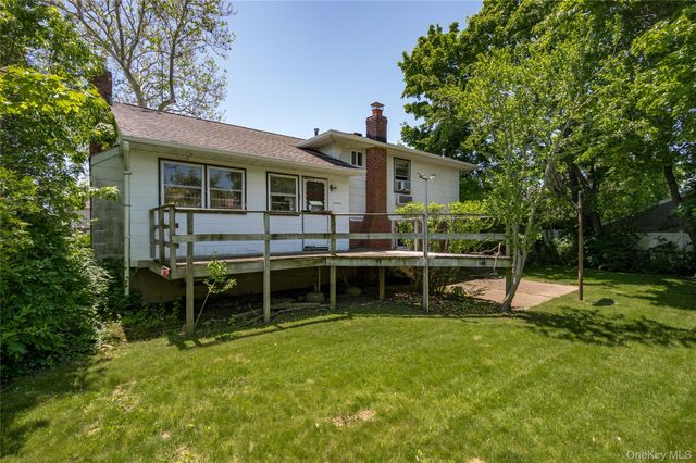 304 Violet Street, Massapequa Park, NY 11762