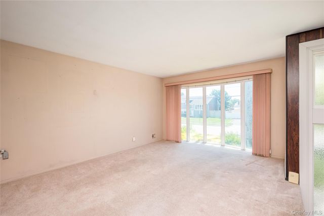 304 Violet Street, Massapequa Park, NY 11762