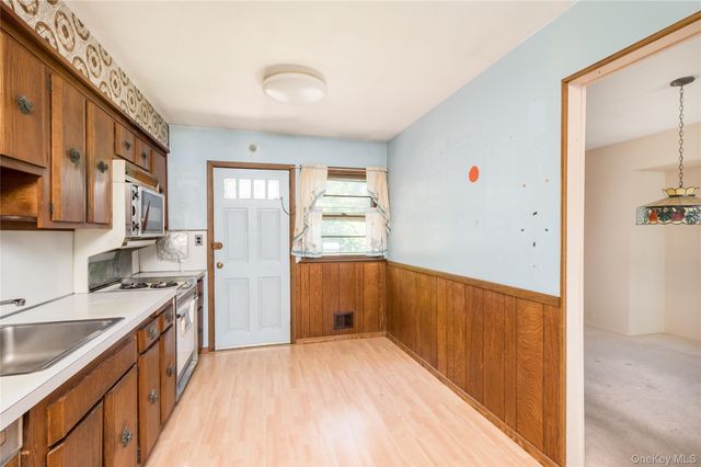 304 Violet Street, Massapequa Park, NY 11762