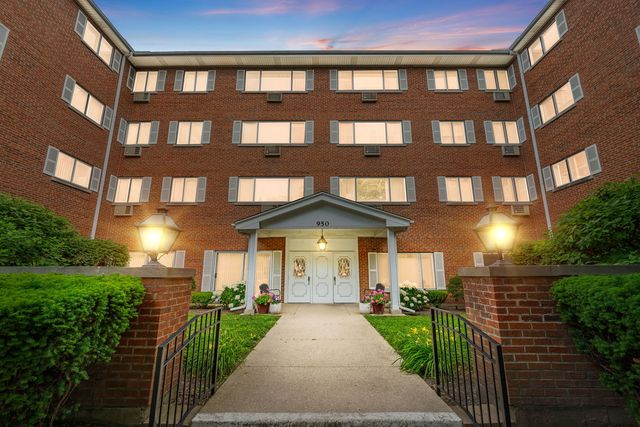 950 Washington Boulevard 206, Oak Park, IL 60302