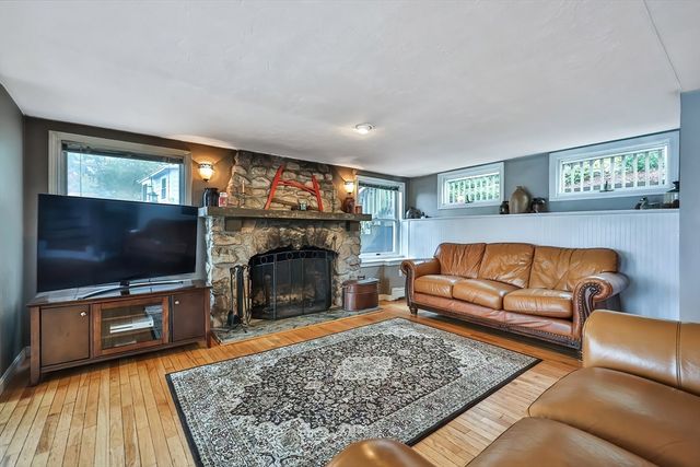371 & 377 Franklin St, Wrentham, MA 02093