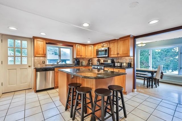371 & 377 Franklin St, Wrentham, MA 02093