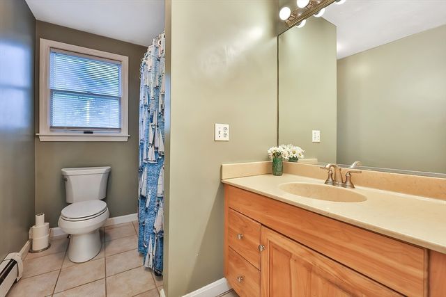 371 & 377 Franklin St, Wrentham, MA 02093