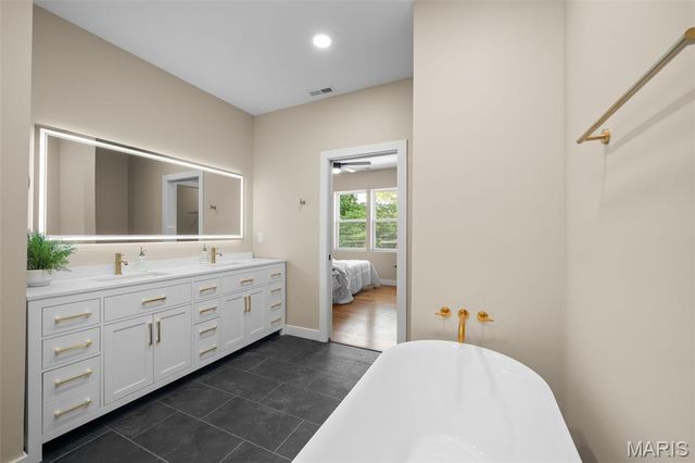 3924 Parker Avenue, St Louis, MO 63116