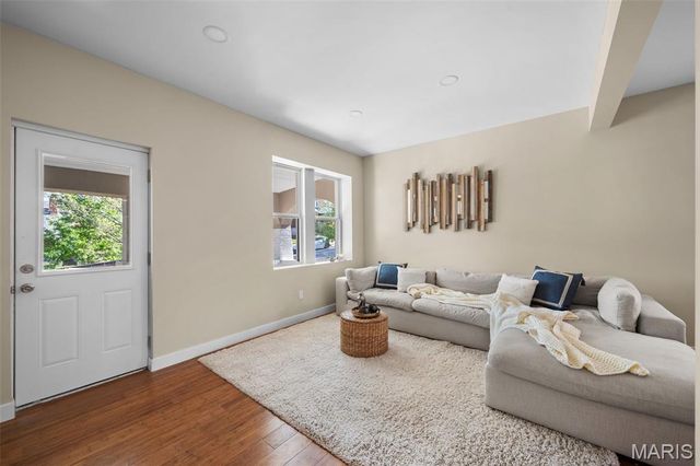 3924 Parker Avenue, St Louis, MO 63116