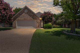 7501 Bunker Court, Benbrook, TX 76126