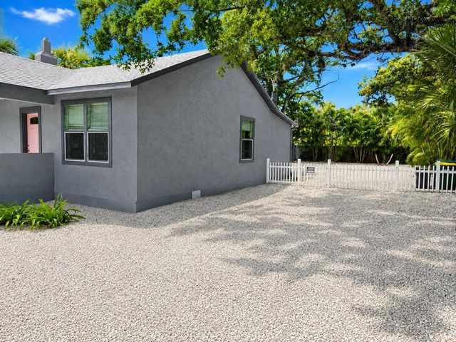 1235 32ND STREET, Sarasota, FL 34234