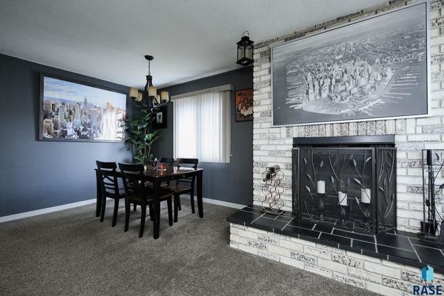 2612 S Willow Ave, Sioux Falls, SD 57105