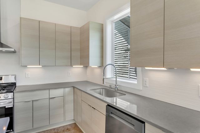 2430 Batavia St, Nashville, TN 37208