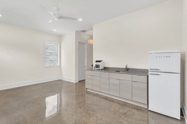 2430 Batavia St, Nashville, TN 37208