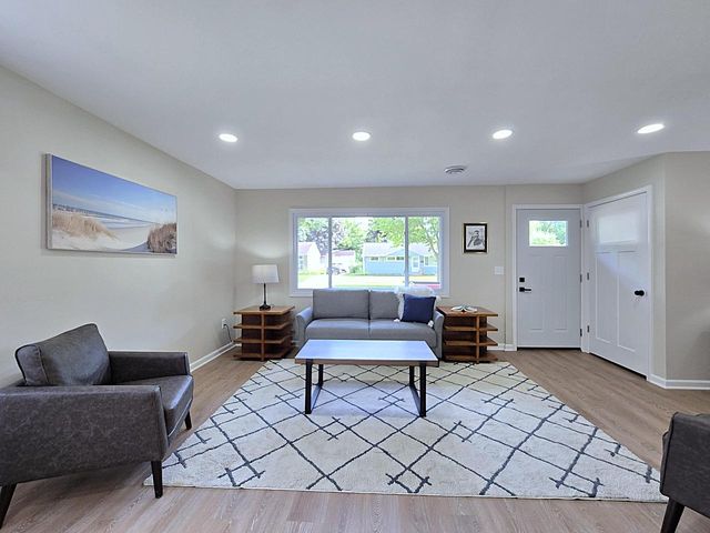 6538 W Euclid AVENUE, Milwaukee, WI 53219