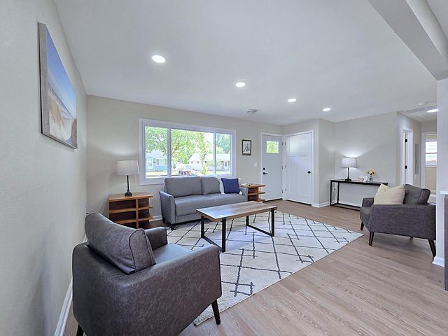 6538 W Euclid AVENUE, Milwaukee, WI 53219