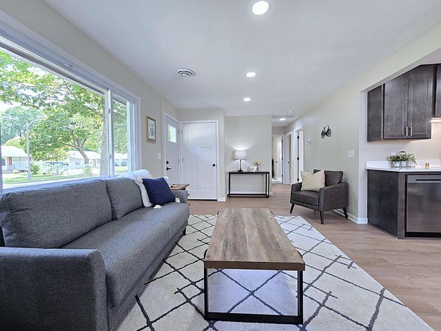 6538 W Euclid AVENUE, Milwaukee, WI 53219
