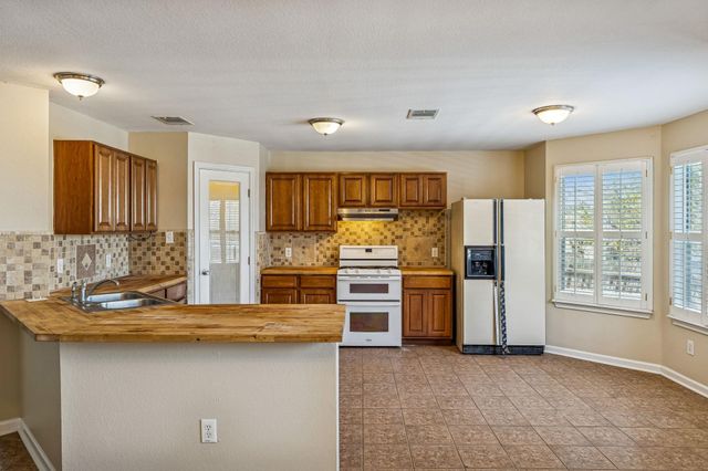 1148 Amberwood LOOP, Kyle, TX 78640