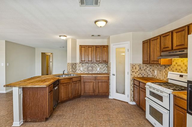 1148 Amberwood LOOP, Kyle, TX 78640