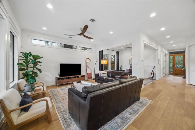 1010 W 42nd Street, Houston, TX 77018