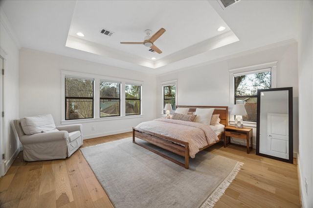 1010 W 42nd Street, Houston, TX 77018