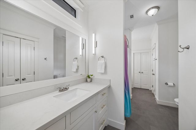 1010 W 42nd Street, Houston, TX 77018