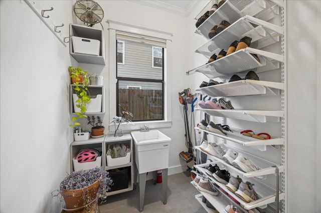 1010 W 42nd Street, Houston, TX 77018